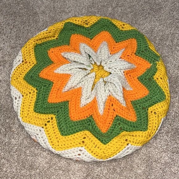 VINTAGE CROCHET PILLOW - Picture 2 of 2